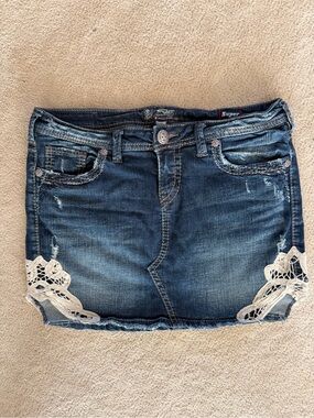 Silver “Francy Mid Mini” Skirt with Cream Lace Trim
